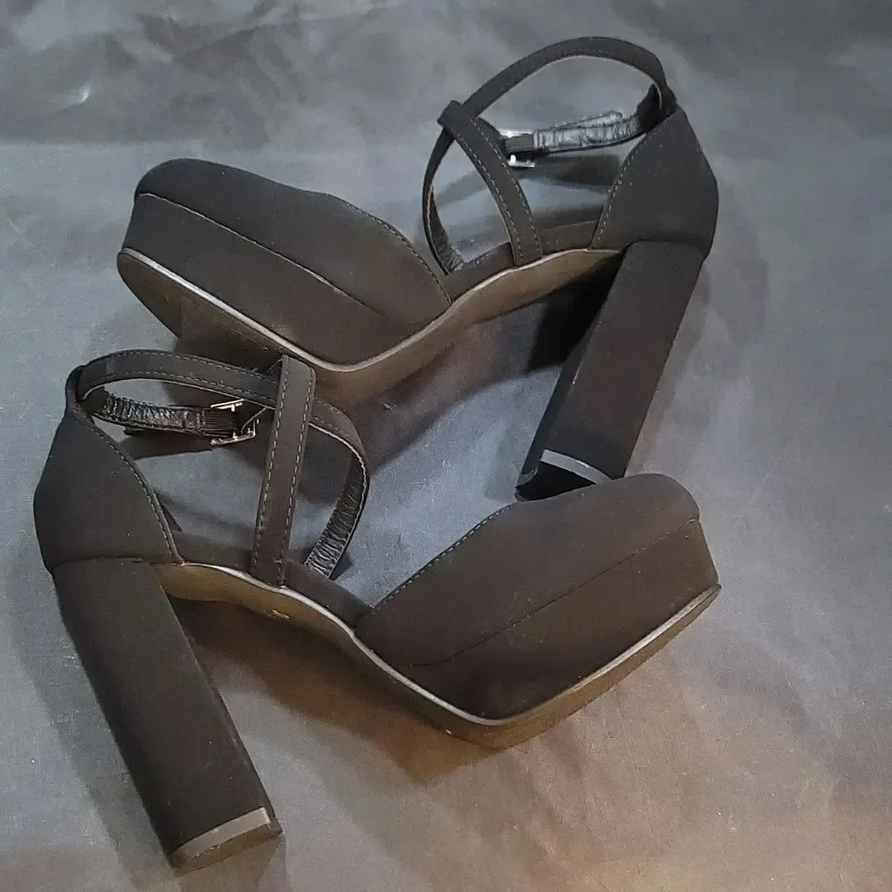 BRAND NEW TOP MODA JANE CRISS-CROS STRAP PLATFORM PUMP
